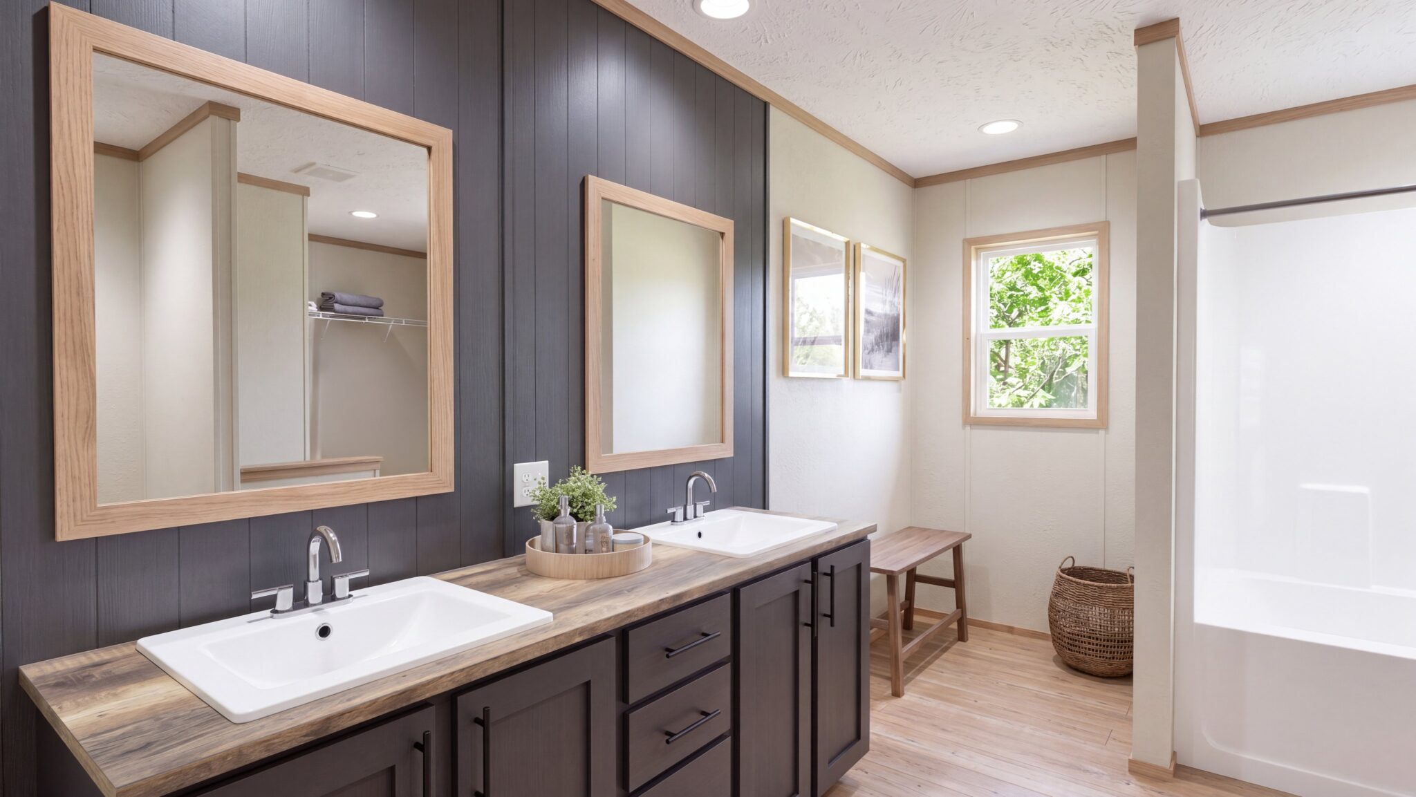 SNOWCAP - Primary Bathroom 2