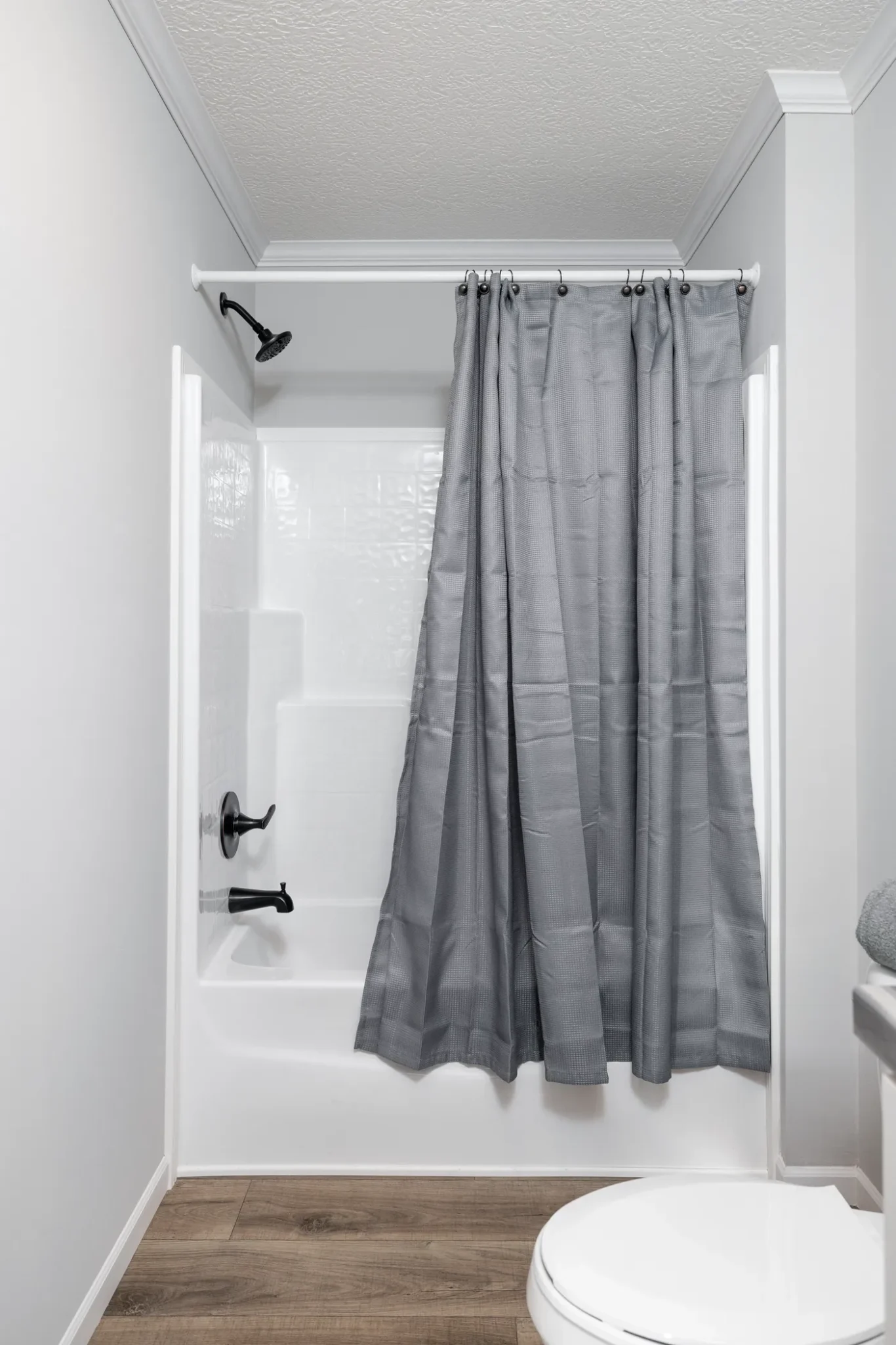 THE JEFFERSON - Guest Bathroom
