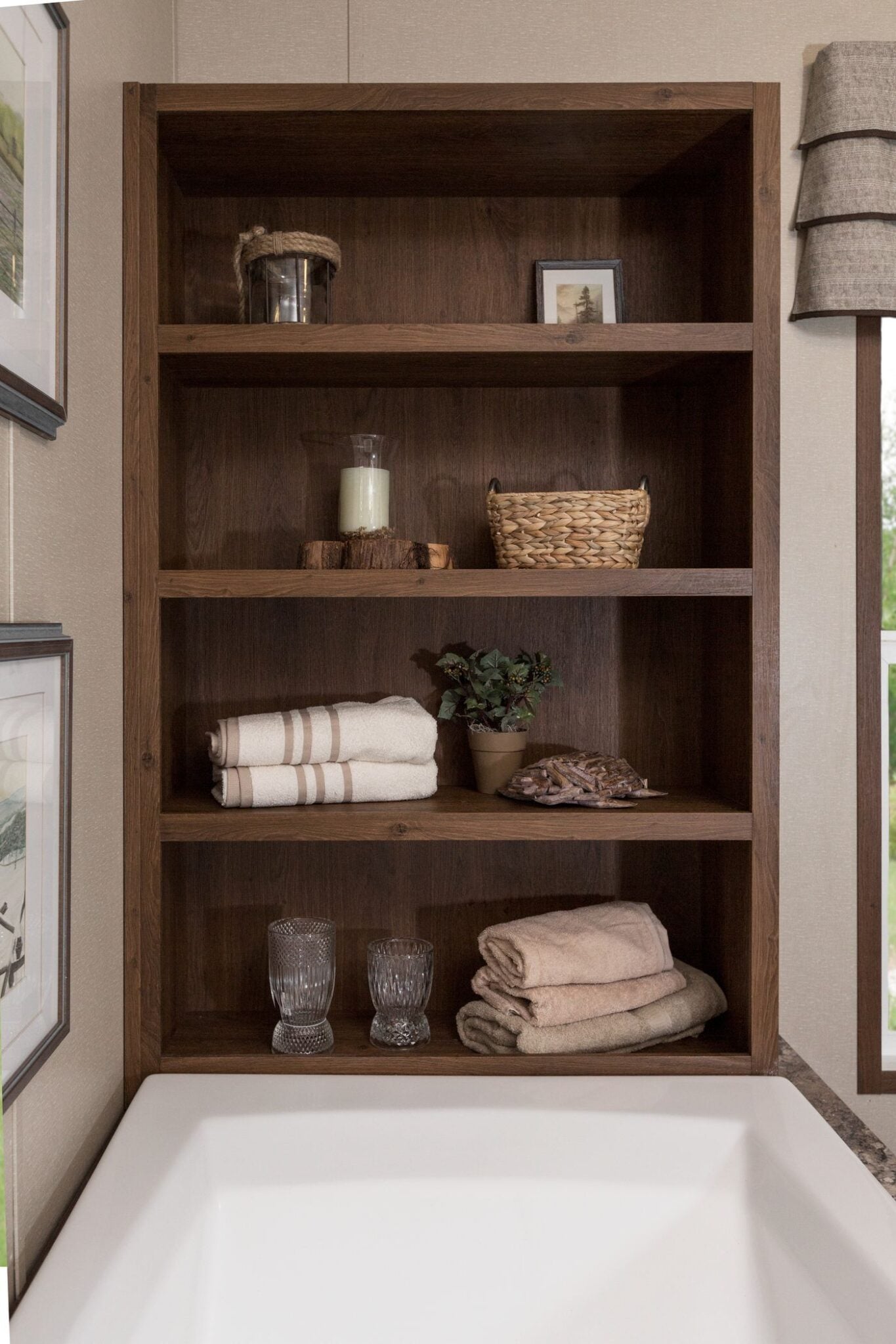 THE BAYSIDE - Built-In Shelves