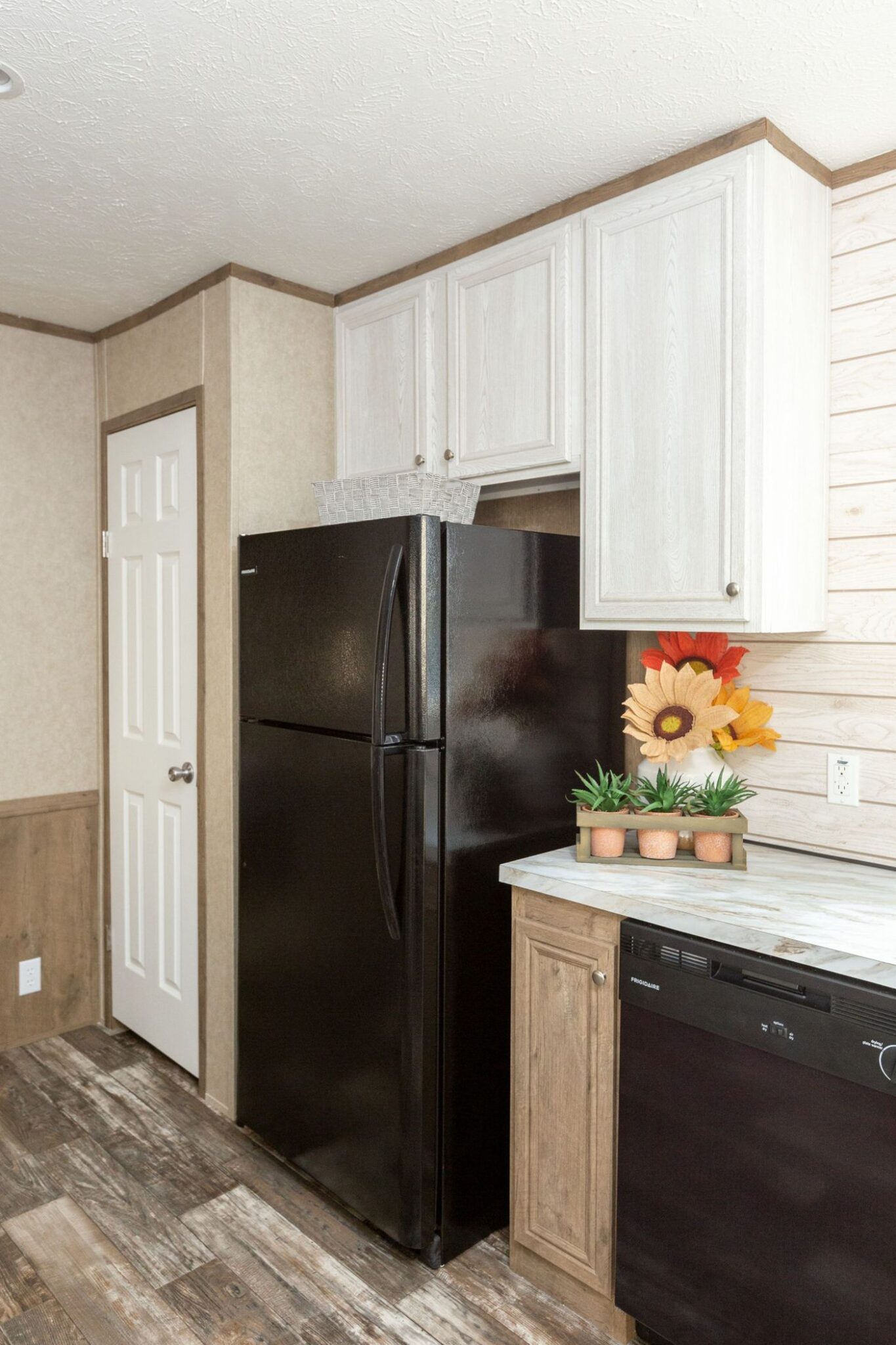 THE RANCH HOUSE - Kitchen 1