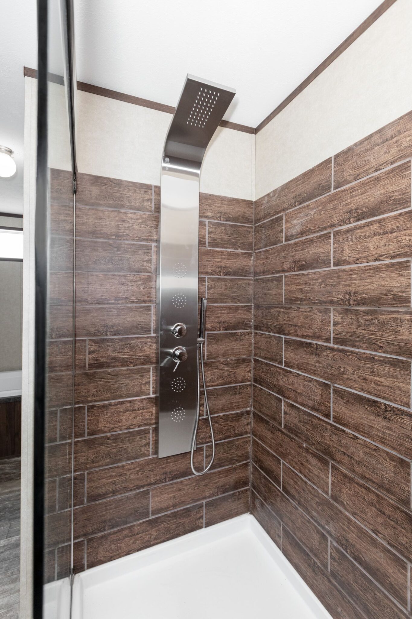 THE RIVERWAY - Primary Bathroom 2